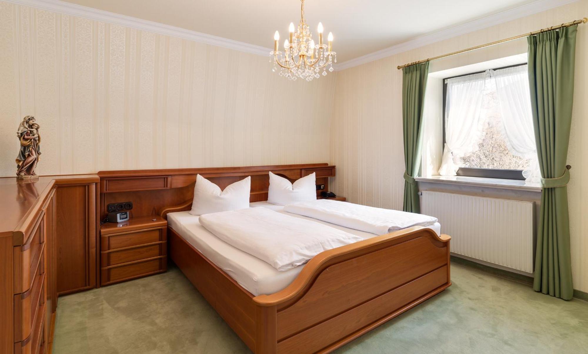 Hotel Bergfried & Schoenblick Bad Reichenhall Quarto foto